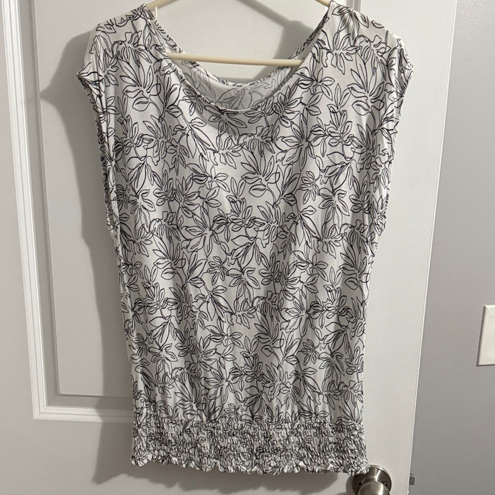 LOFT Black and White Floral Blouse